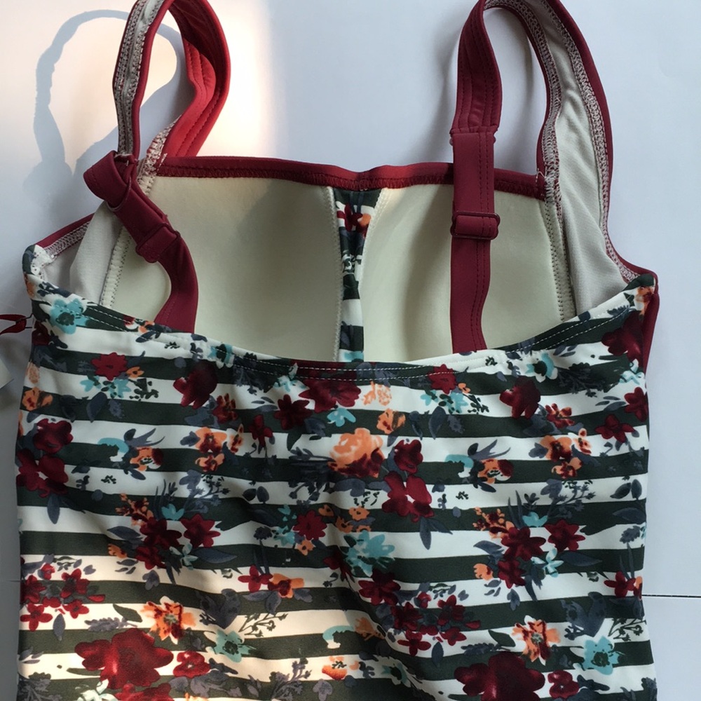 Floral striped swimsuit top - Picture 3 of 5